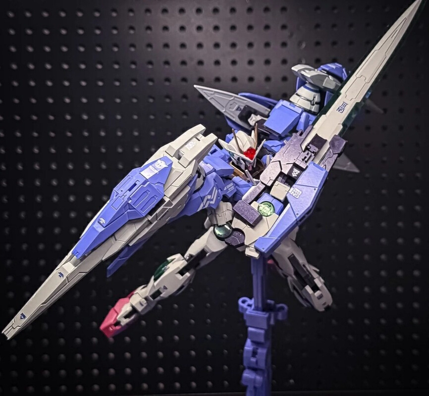 New Menghu Model MB 1/100 00 R - đánh giá và giá Bandai Gundam Hg