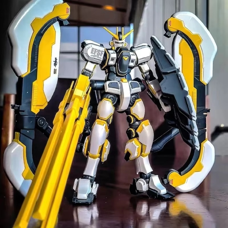 Atlas Thunder Universe Battlef - đánh giá và giá Bandai Gundam Hg